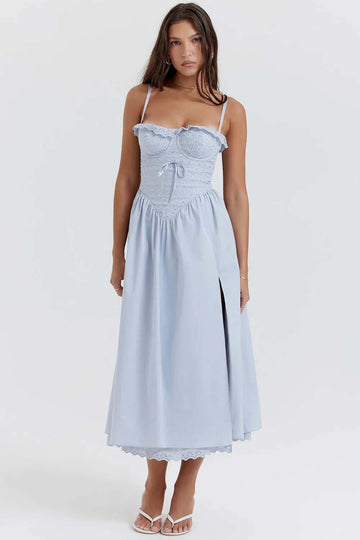 Vestido Midi Bordado Azul Cielo Elegante – Modelo Emily