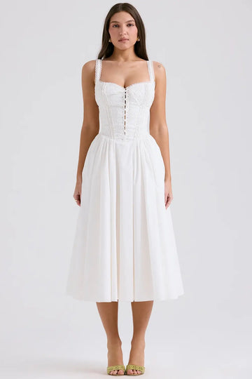 Vestido Blanco de Encaje con Bolsillos Ocultos – Modelo Valentina