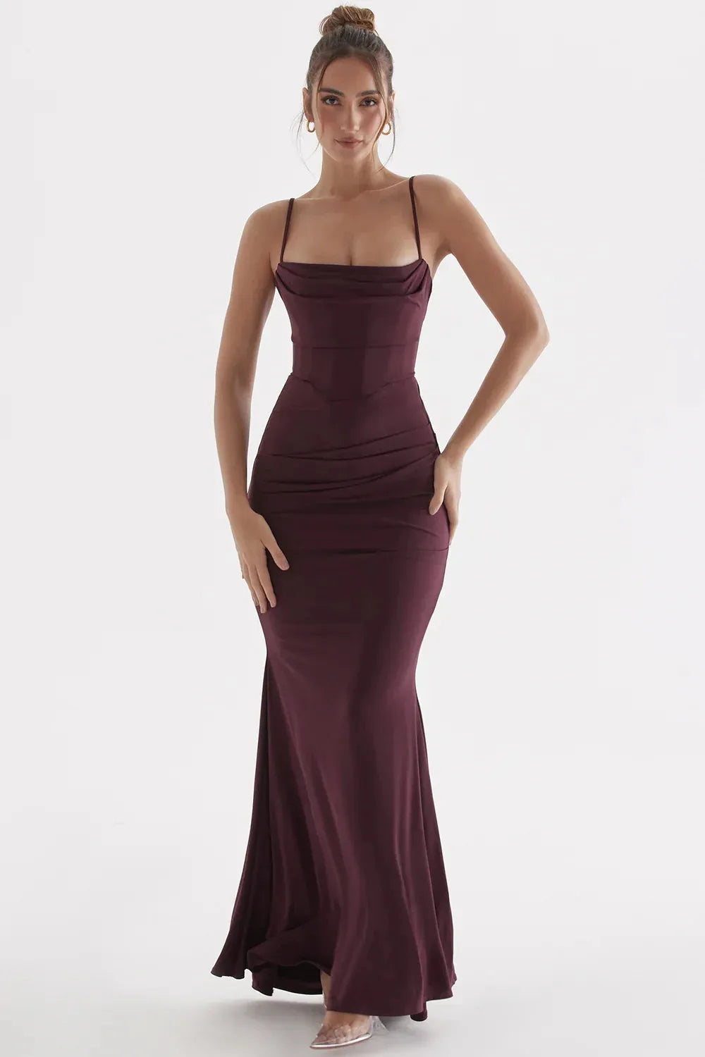 Vestido Largo Vino Jamilly – Versatilidad en Cada Detalle