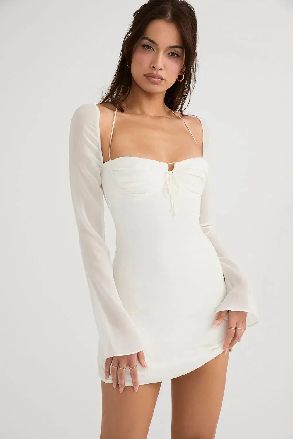 Vestido Corto con Manga Larga para Boda Jardín – Olivia