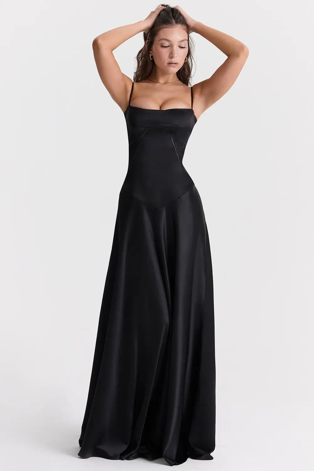 Vestido Largo con Espalda de Encaje – Modelo Mavie
