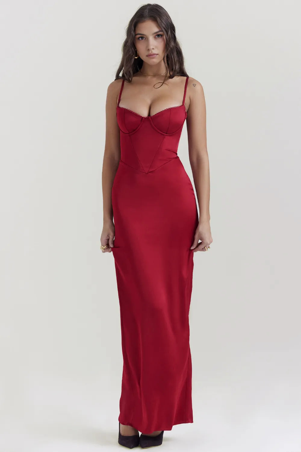 Vestido Largo Elegante de Satén – Modelo Isabelle