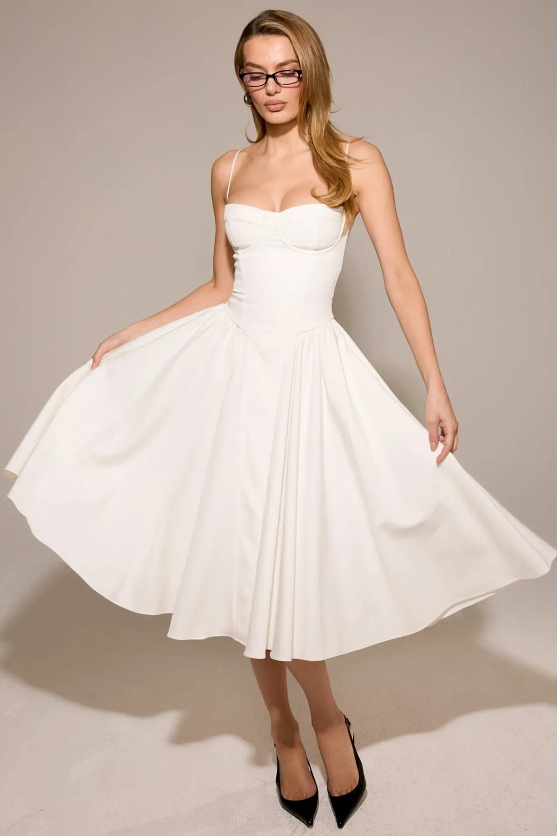 Vestido de Novia Sencillo y Elegante para Boda Civil – Modelo Yang Blanco